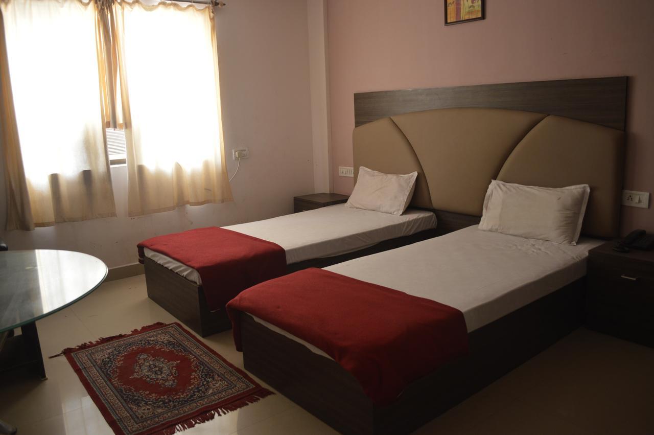Hotel City Palace Brahmapur Zimmer foto