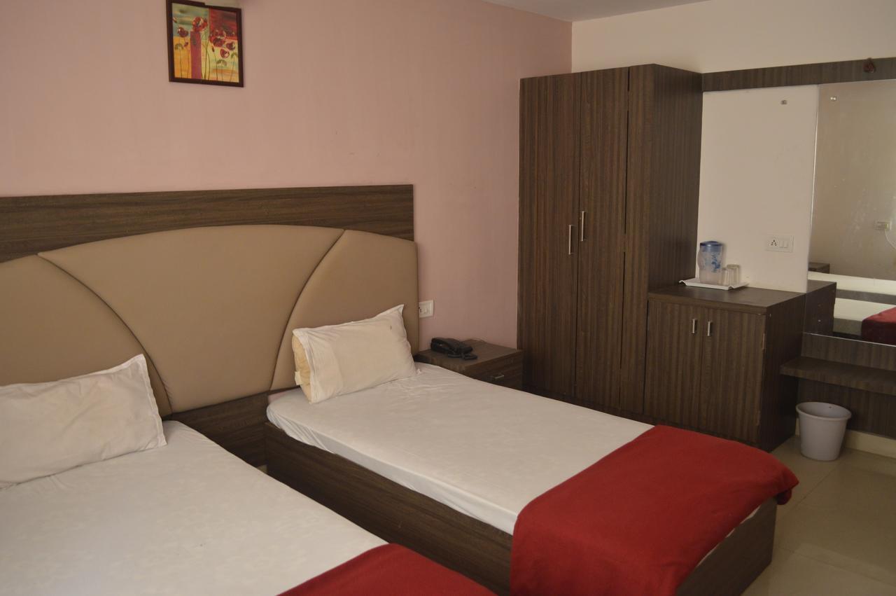 Hotel City Palace Brahmapur Zimmer foto